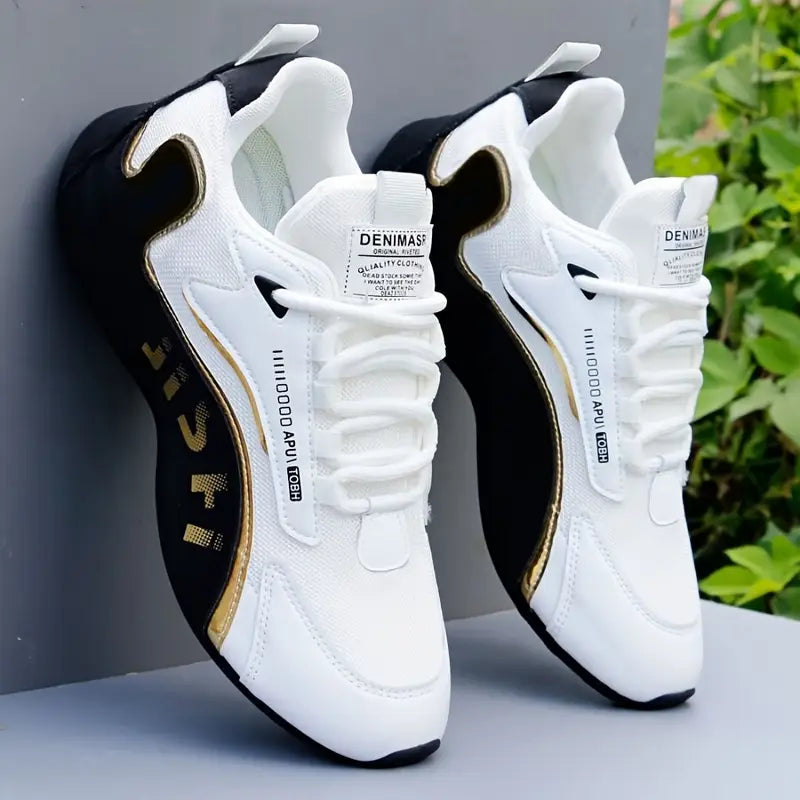 Moderner, leichter Herren-Sneaker mit atmungsaktivem Obermaterial und bequemer Passform.
