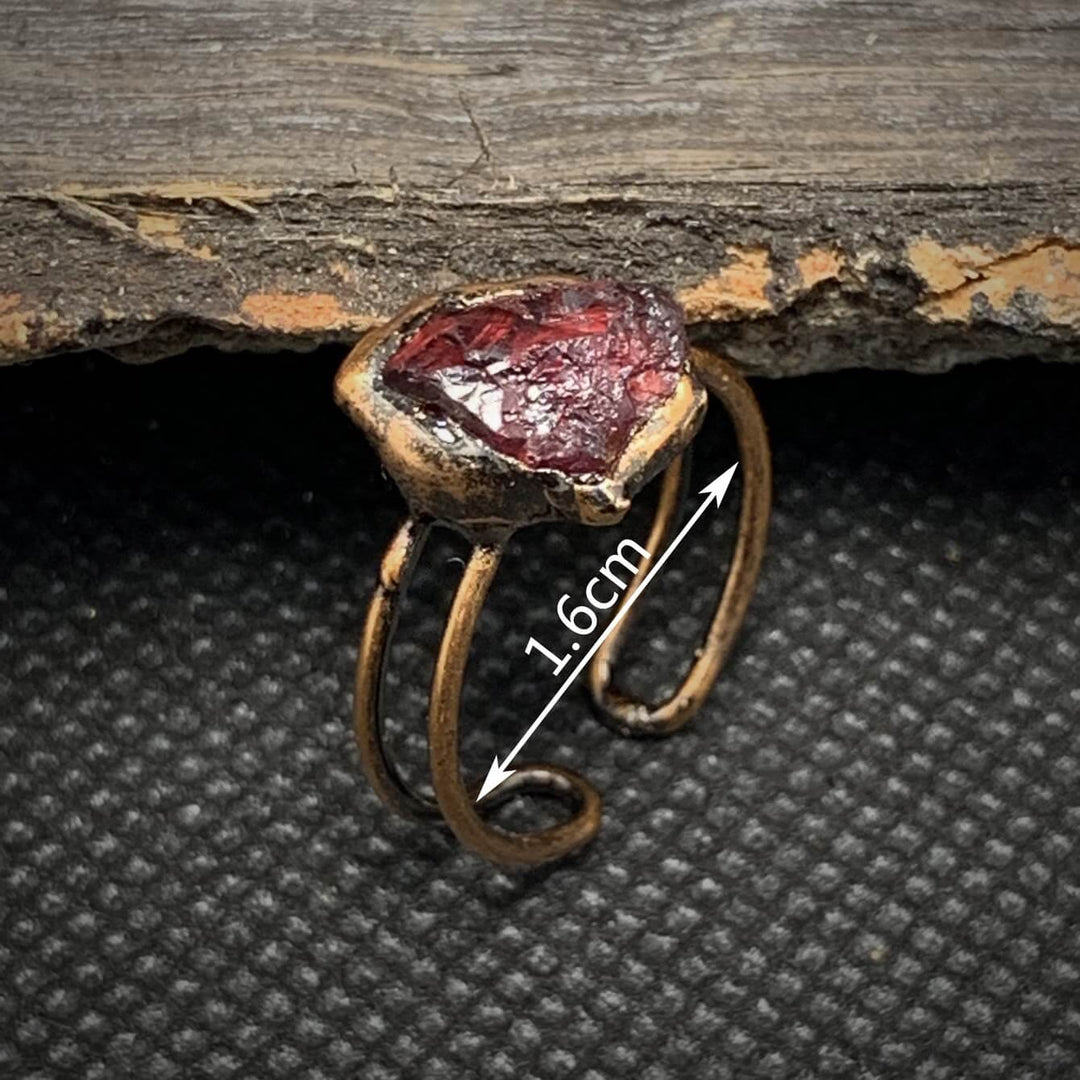Rohstein-Geburtsring: Unikat-Schmuck