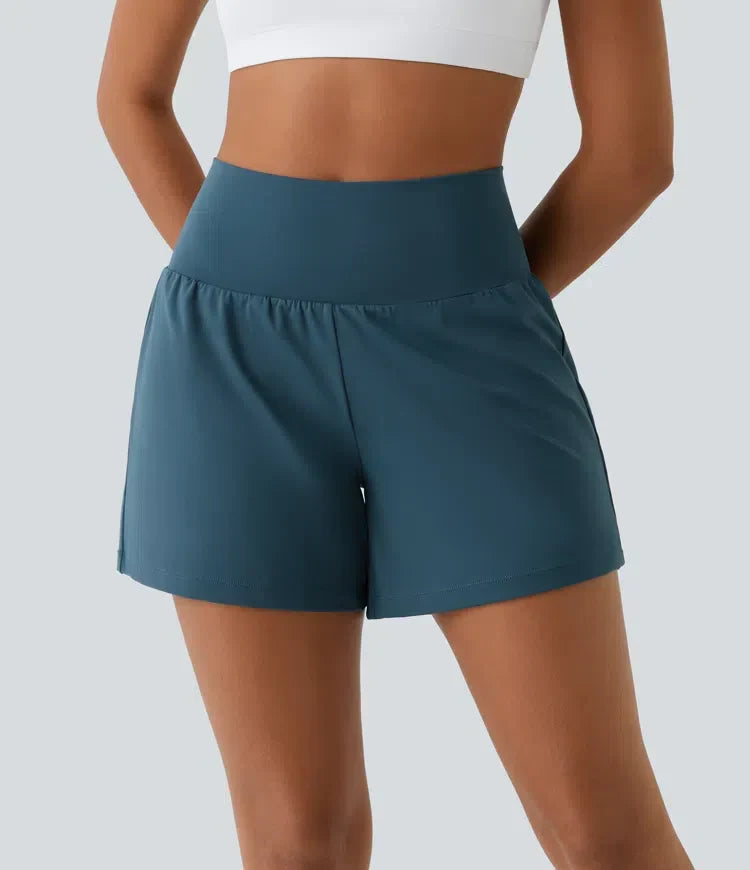 Vorderansicht der blauen Damen 2-in-1 Yoga Shorts mit hohem Bund