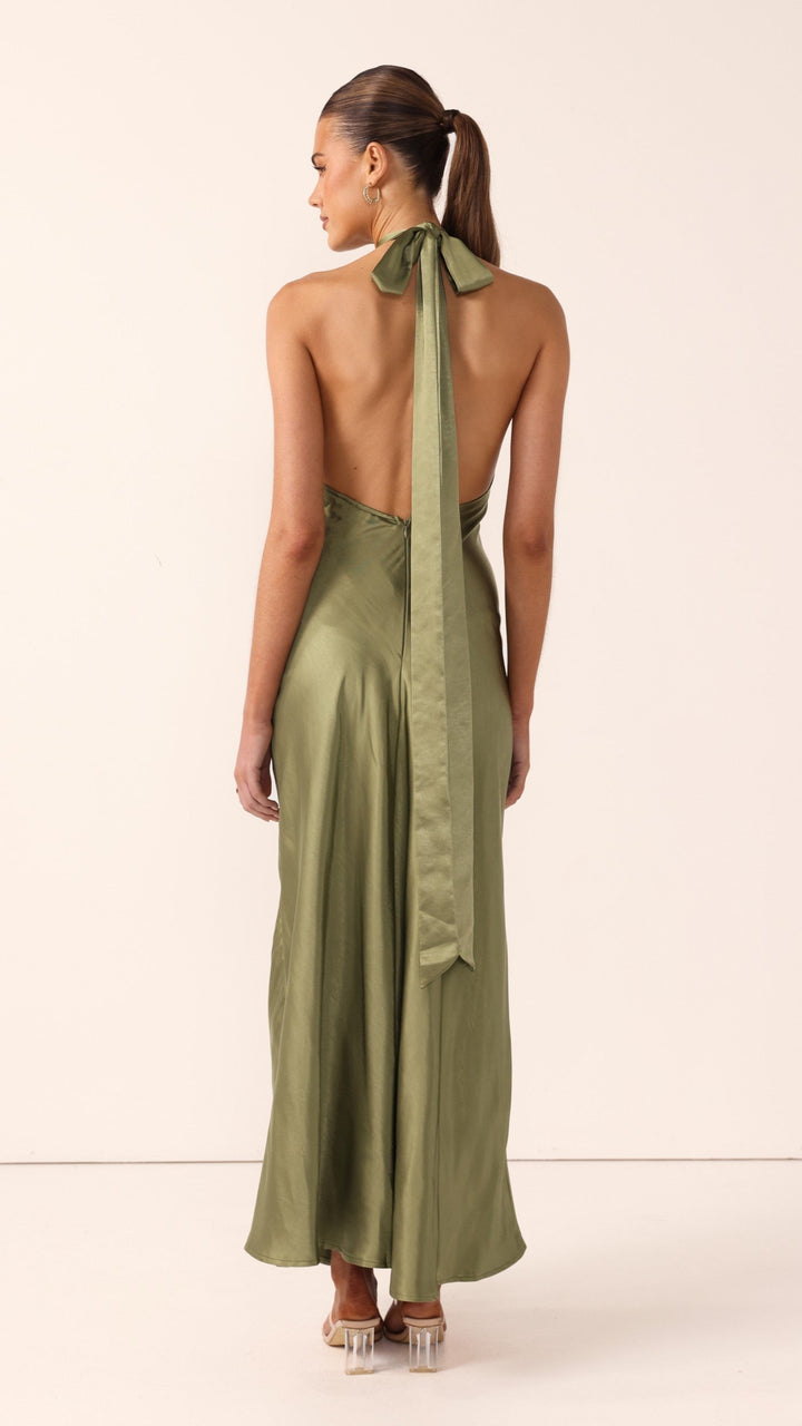 Weißes langes Sommer Neckholder Maxikleid; fließendes elegantes A-Linien Abendkleid für Damen.