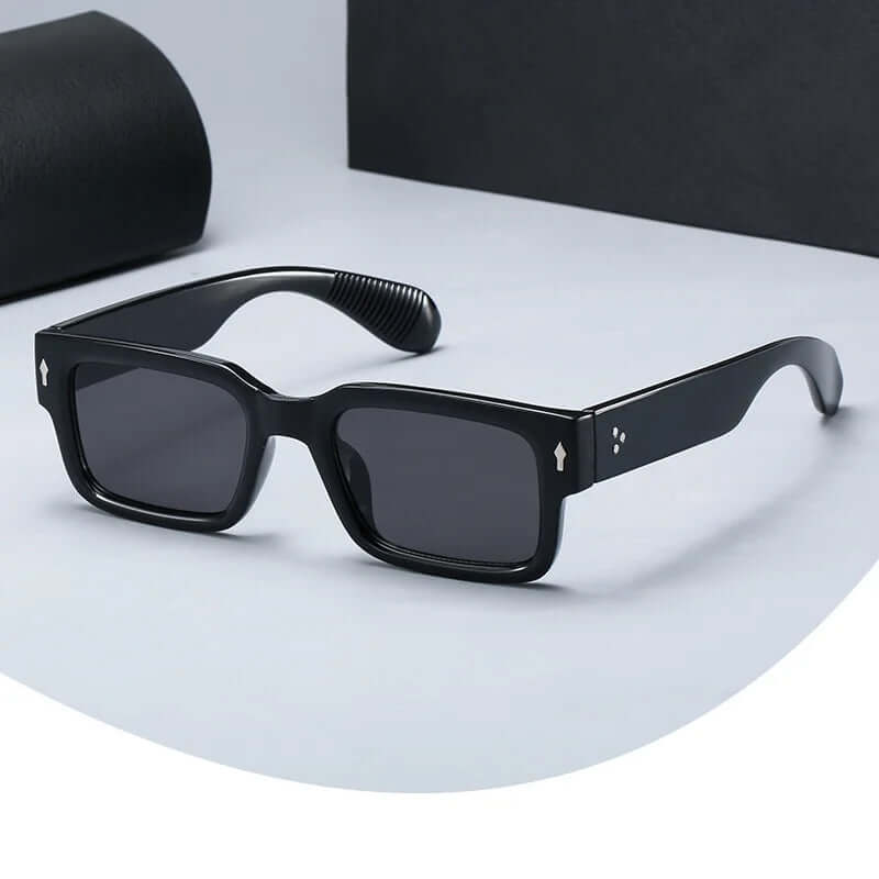 Sonnenbrille mit UV-Schutz und modernem Design