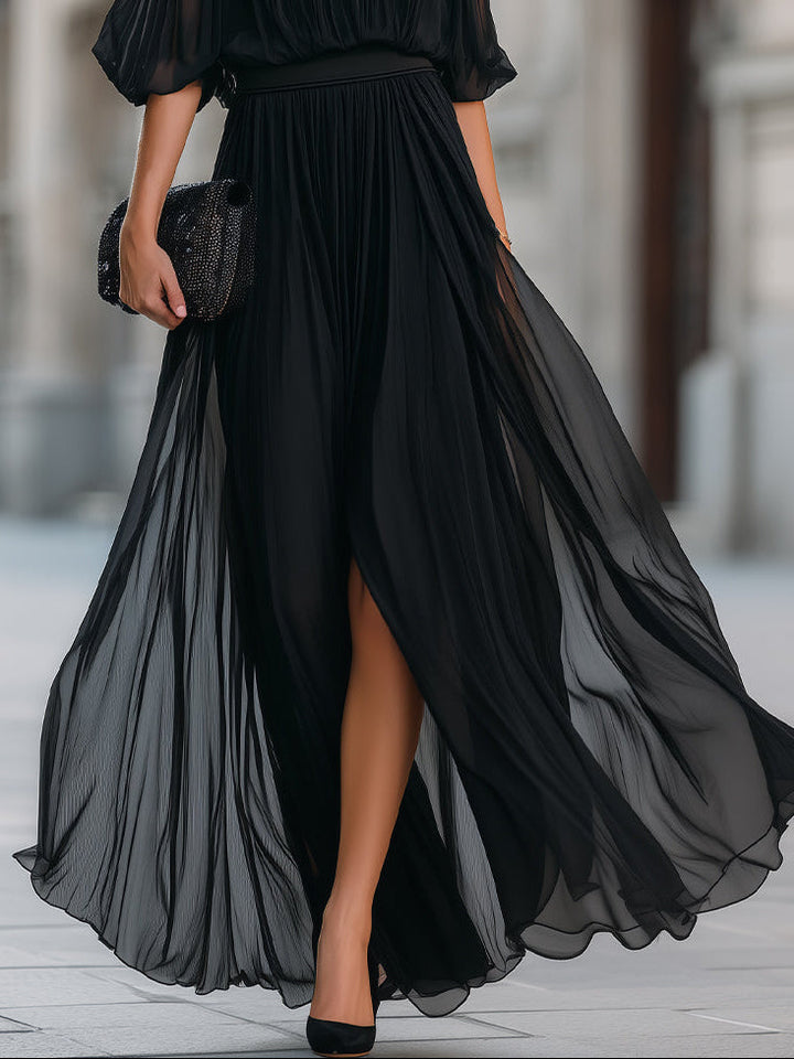 Elegantes schwarzes Damen Maxikleid mit Off-Shoulder Ausschnitt und feinen Plissee-Details für festliche Anlässe