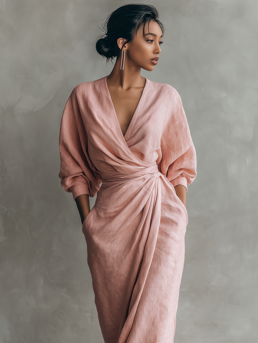 Sommerliches Freizeitkleid mit fließendem Rockteil, ideal als elegantes Damenkleid