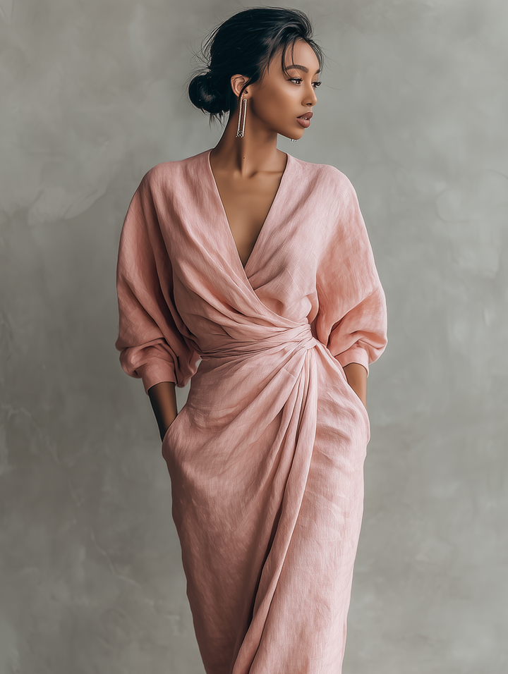 Sommerliches Freizeitkleid mit fließendem Rockteil, ideal als elegantes Damenkleid