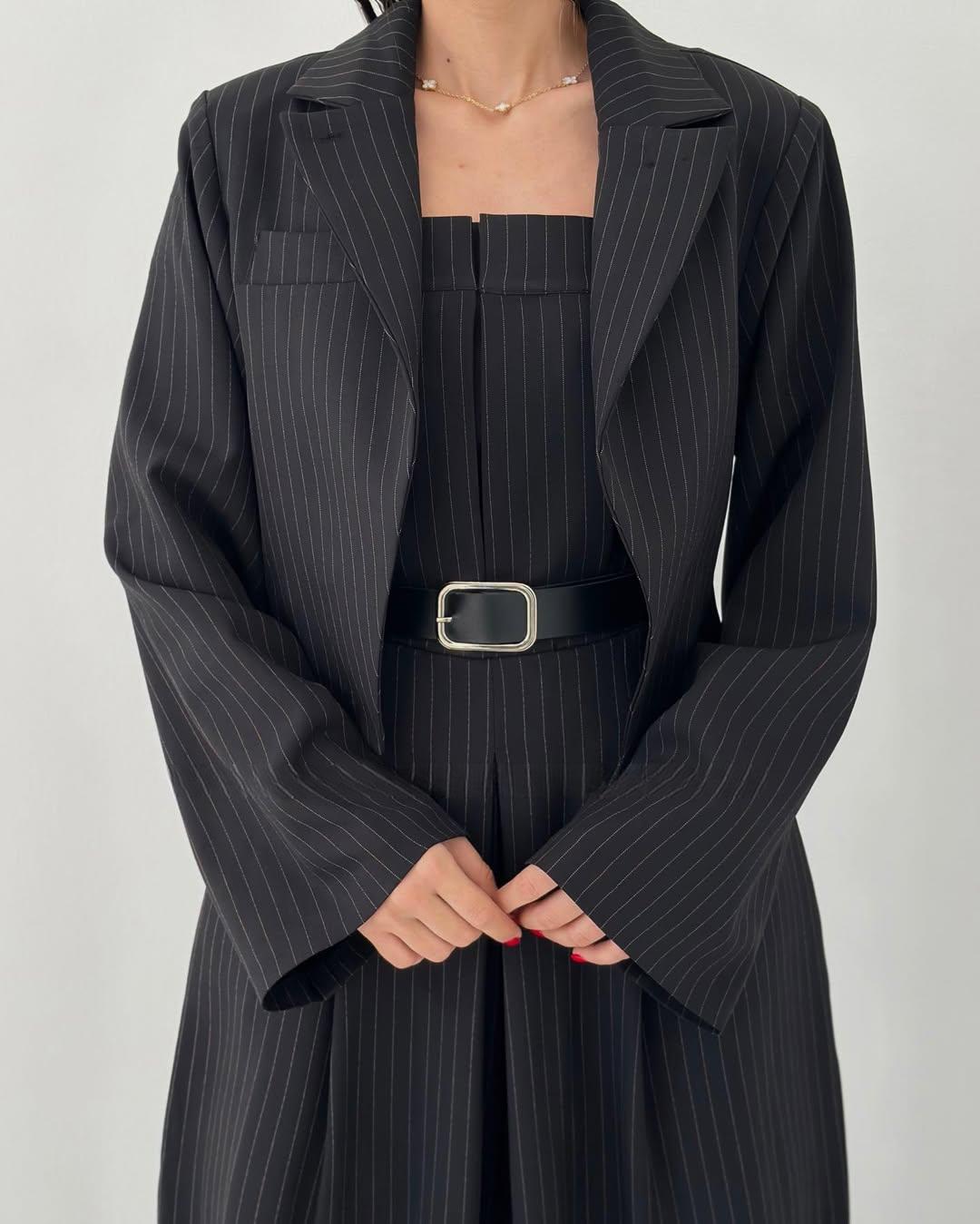 Damen Mode Set in Grün von vorne