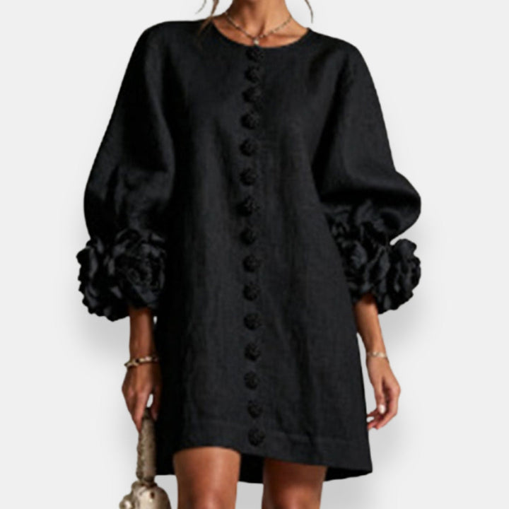 Damenkleid mit Blumen Muster kurz geschnitten für warme Tage