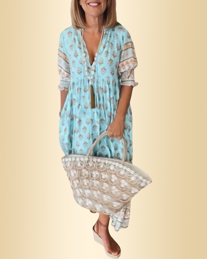 Damen Sommerkleid in Blau mit V-Ausschnitt und sommerlicher Korbtasche