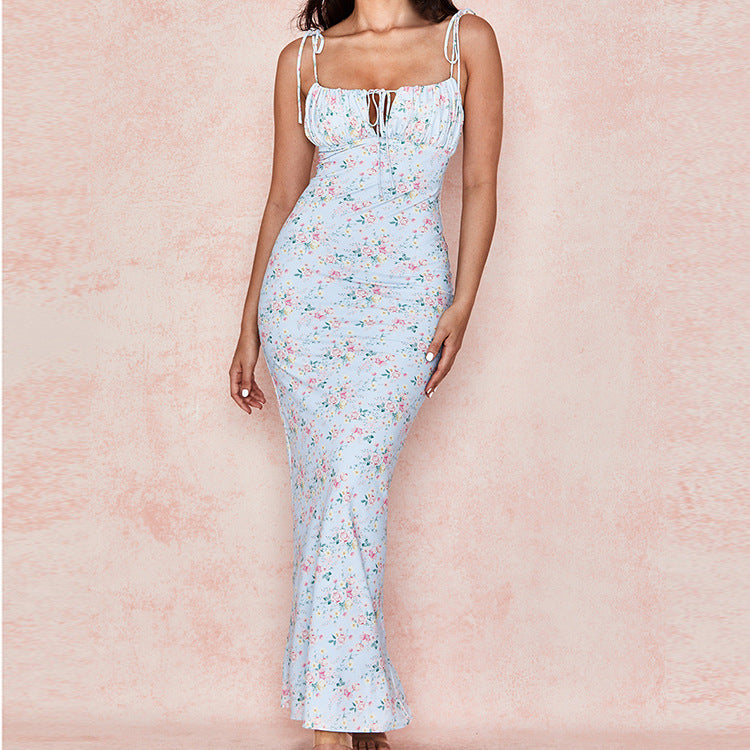 Elegantes Damen Kleid in der Rückenansicht mit Print