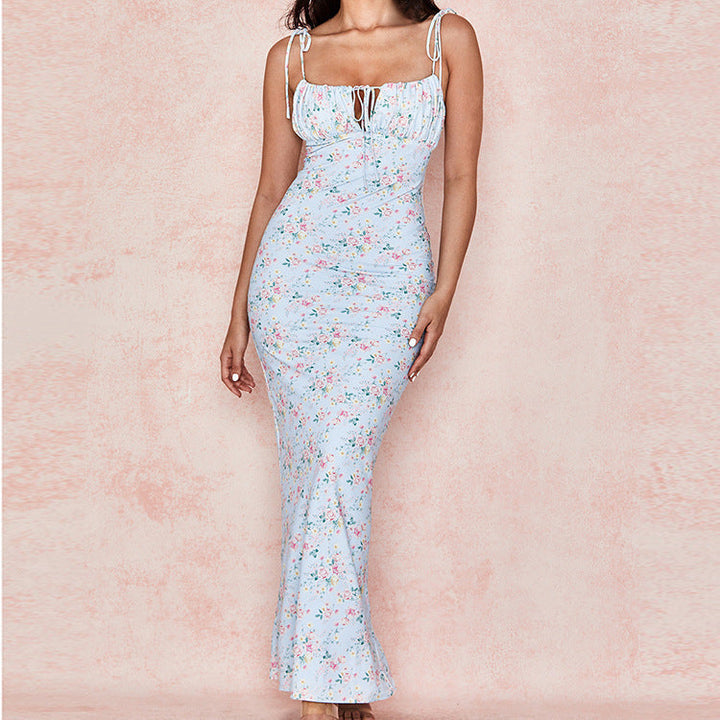 Elegantes Damen Kleid in der Rückenansicht mit Print