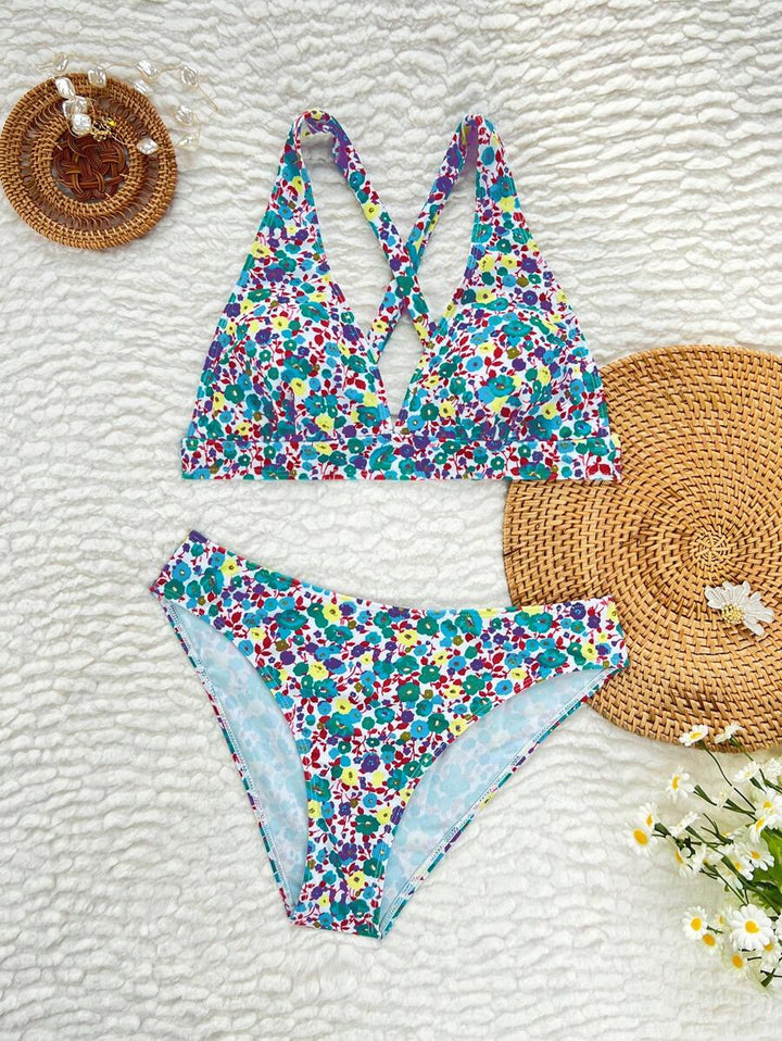 Bequeme Passform der Bikinihose beim sommerlichen Zweiteiler