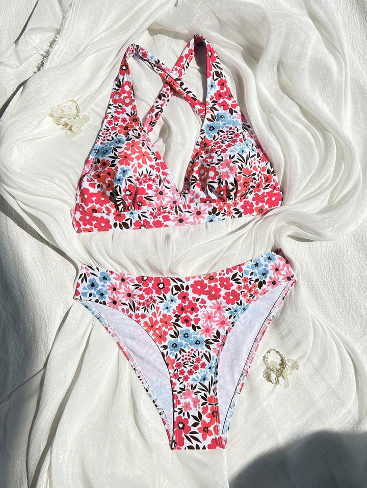 Schöner Damen Bikini für sonnige Tage am Wasser