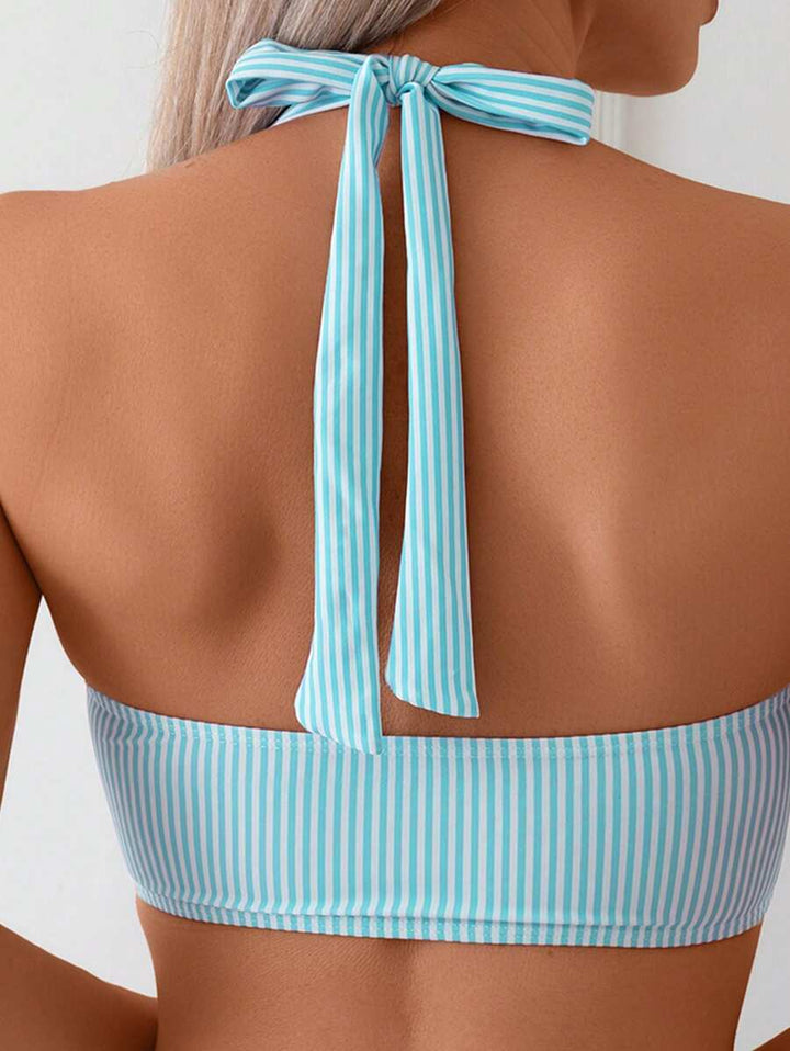 Eleganter gestreifter Bikini in Größe L, schmeichelhaft für viele Körperformen