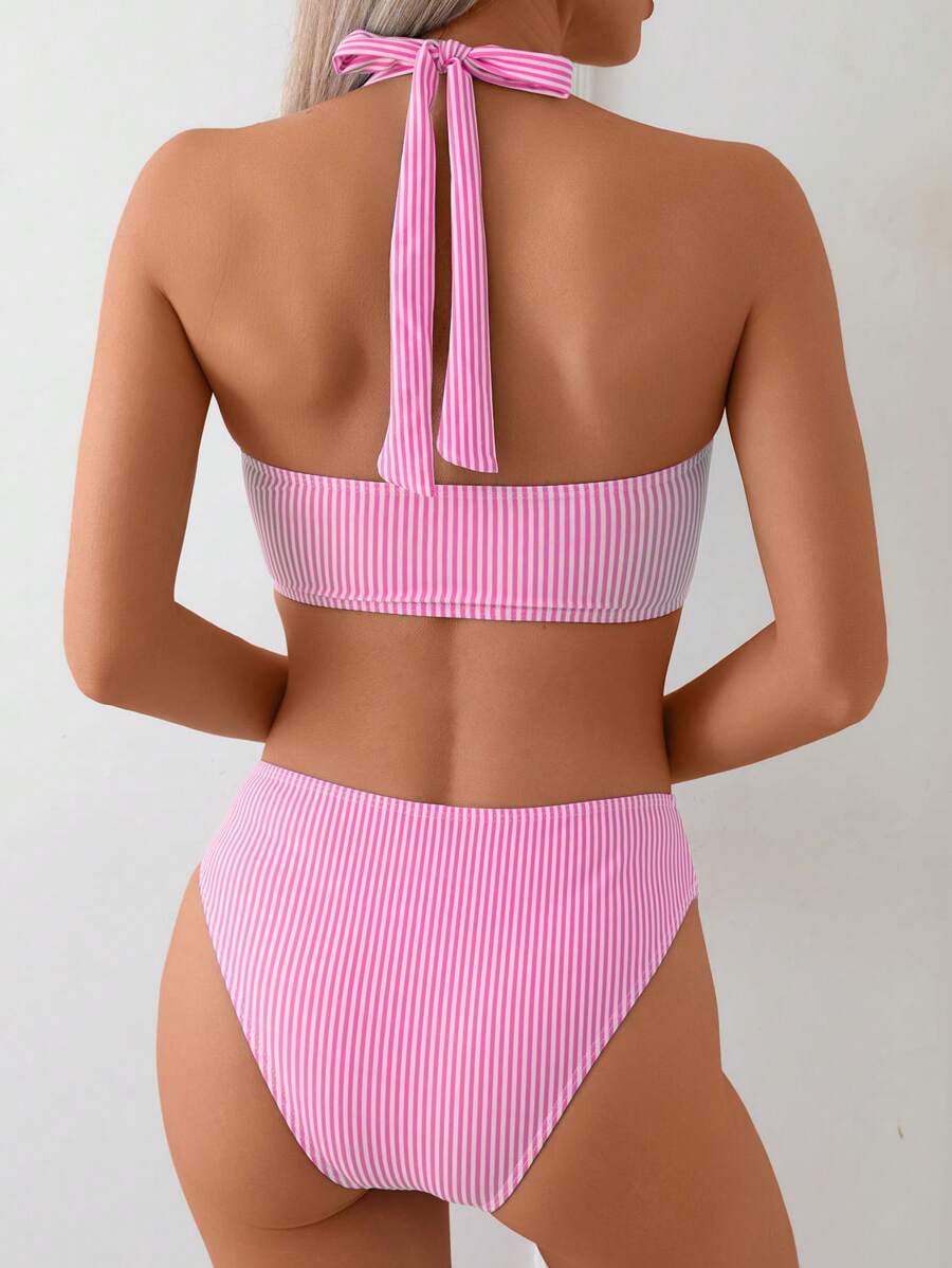 Gestärkter, gestreifter Bikini in Pink für einen lebhaften Look