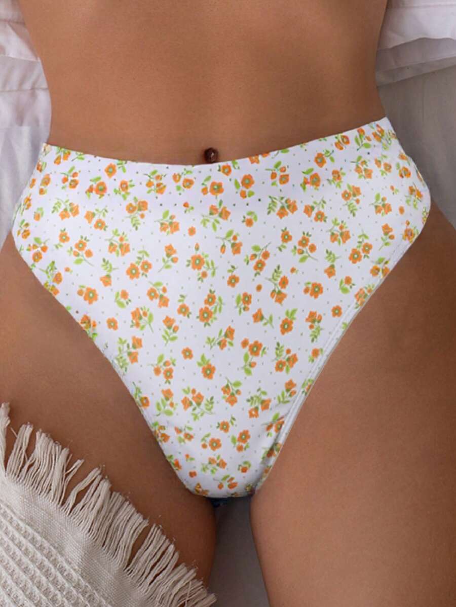 Stilvoller Blumen Bikini für Damen in sommerlichen Farben