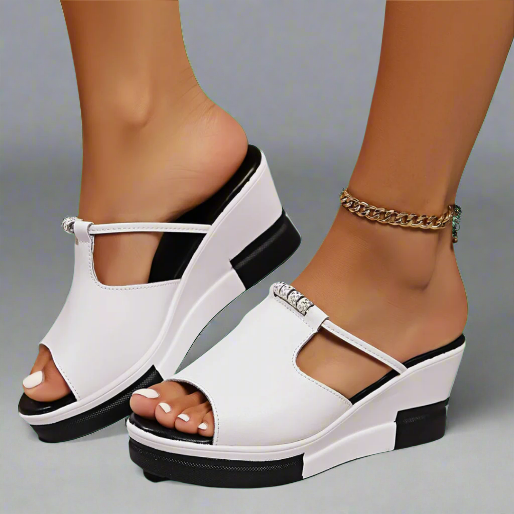 Damen Olivia orthopädische Sandalen in Schwarz, bieten Stil & Komfort für Fußgesundheit den ganzen Tag. Bequeme Damensandalen.