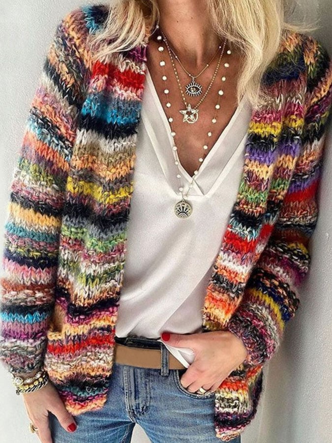 Damen Strickjacke mit bunten Streifen und lockerer Passform