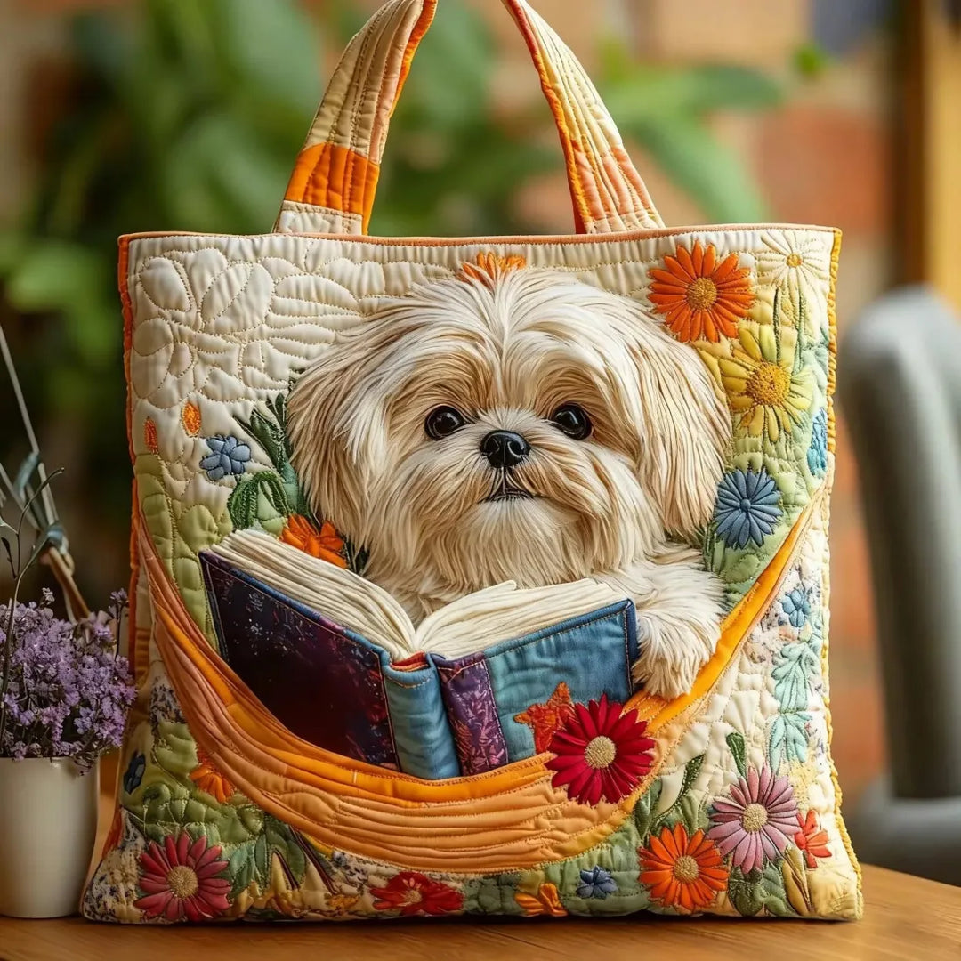 Handgefertigte Tragetasche mit Shih Tzu-Motiv und floralem Design auf Holztisch