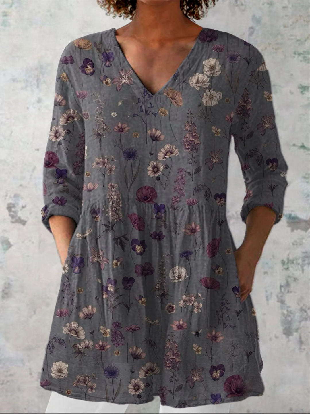 Damen Langarm Bluse in Grau mit Blumenmuster und V-Ausschnitt