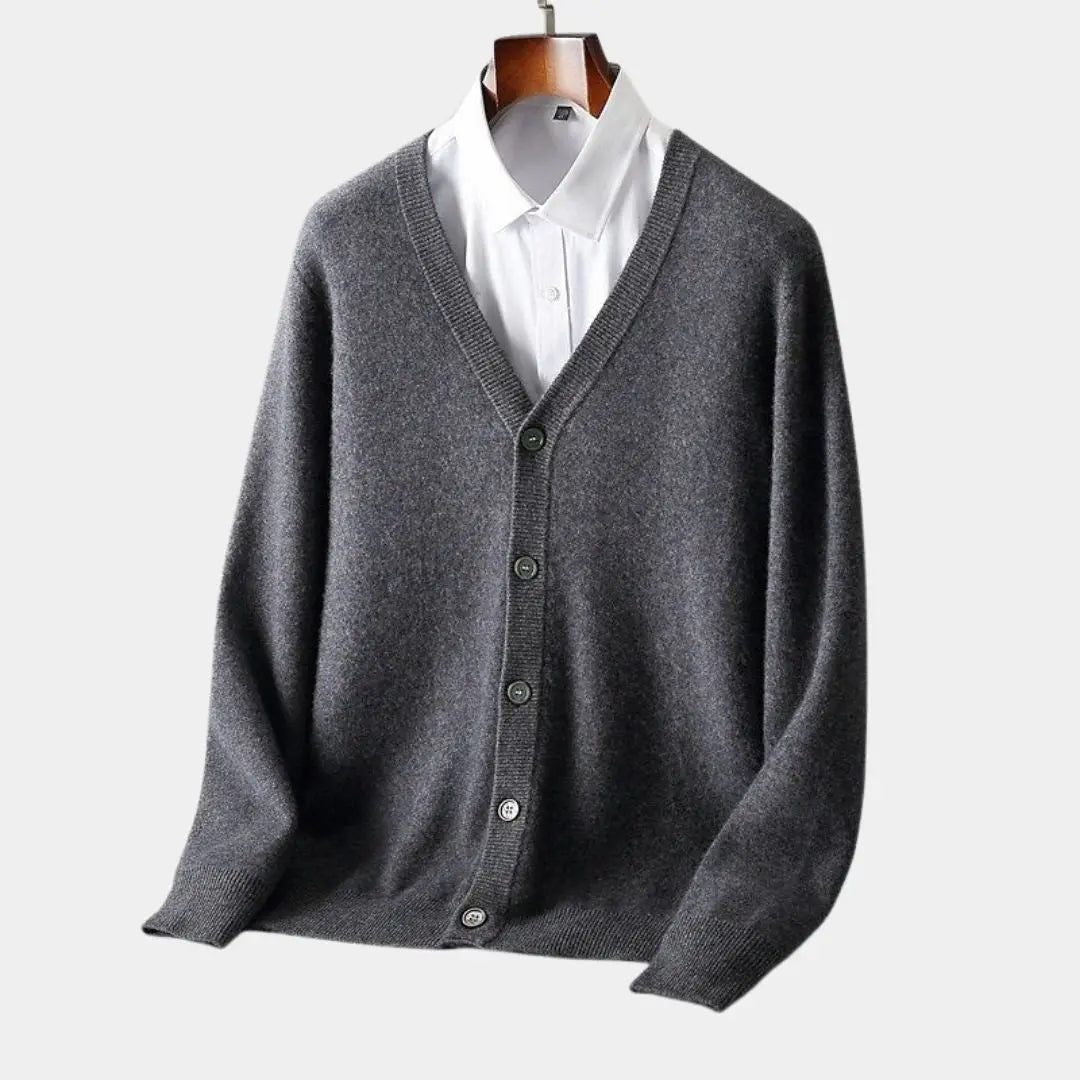 Detaillierte Ansicht der feinen Maschen unserer Herren Strickjacke