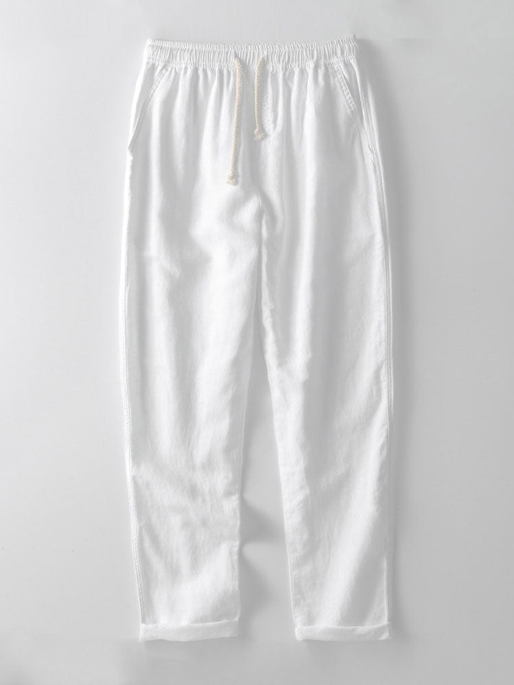 Textur der leichten Sommerhose mit seitlichen Taschen