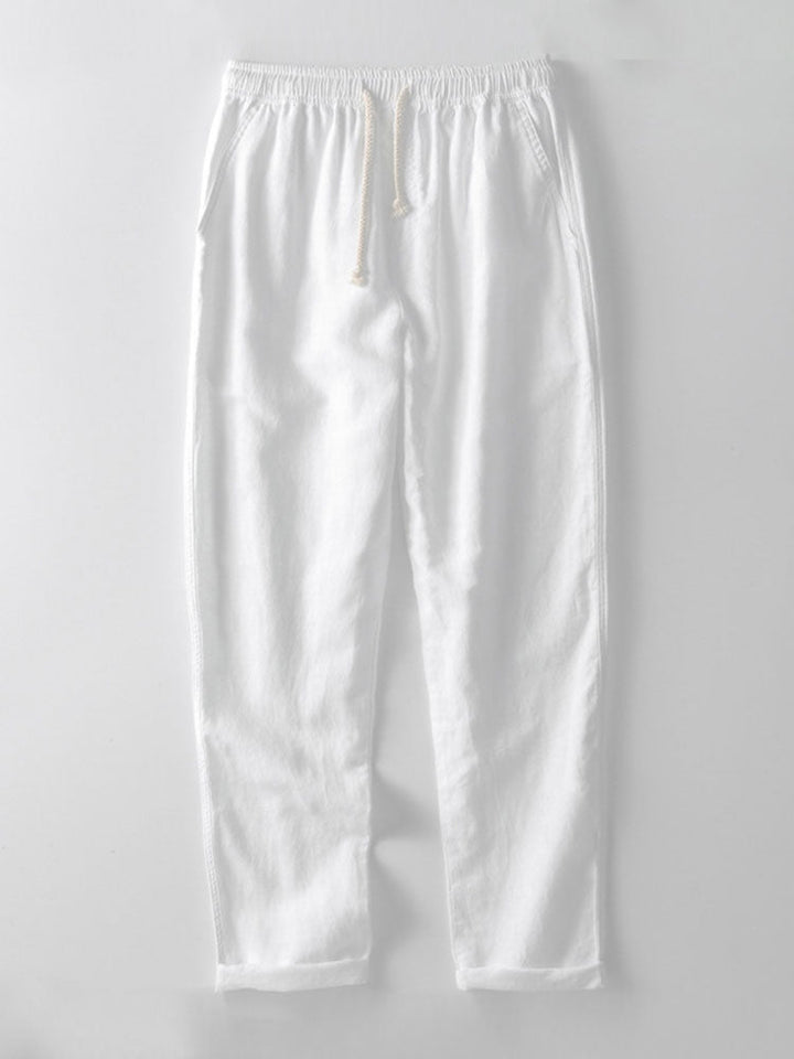 Textur der leichten Sommerhose mit seitlichen Taschen