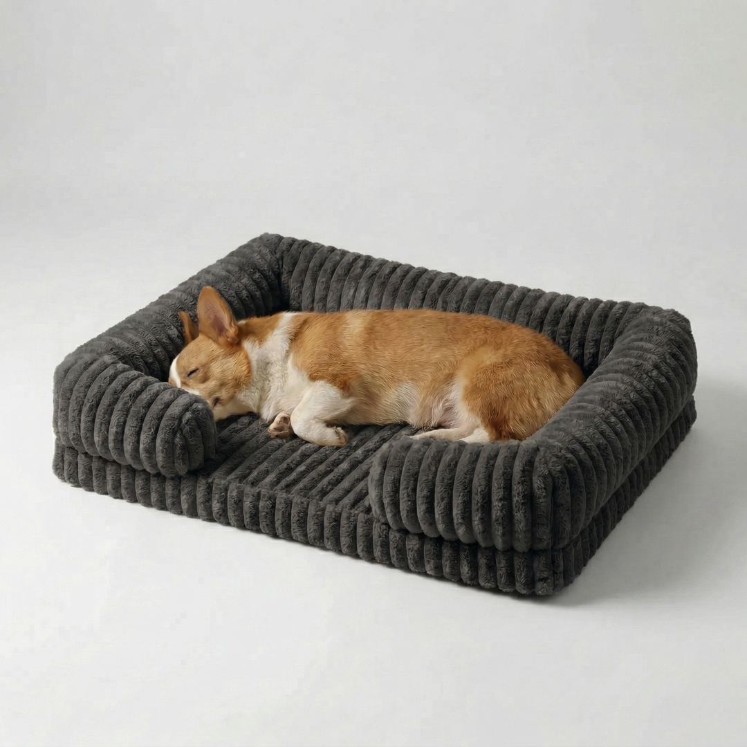 Orthopädisches Hundebett im Sofastil, hohe Seitenwände für extra Komfort und Sicherheit.