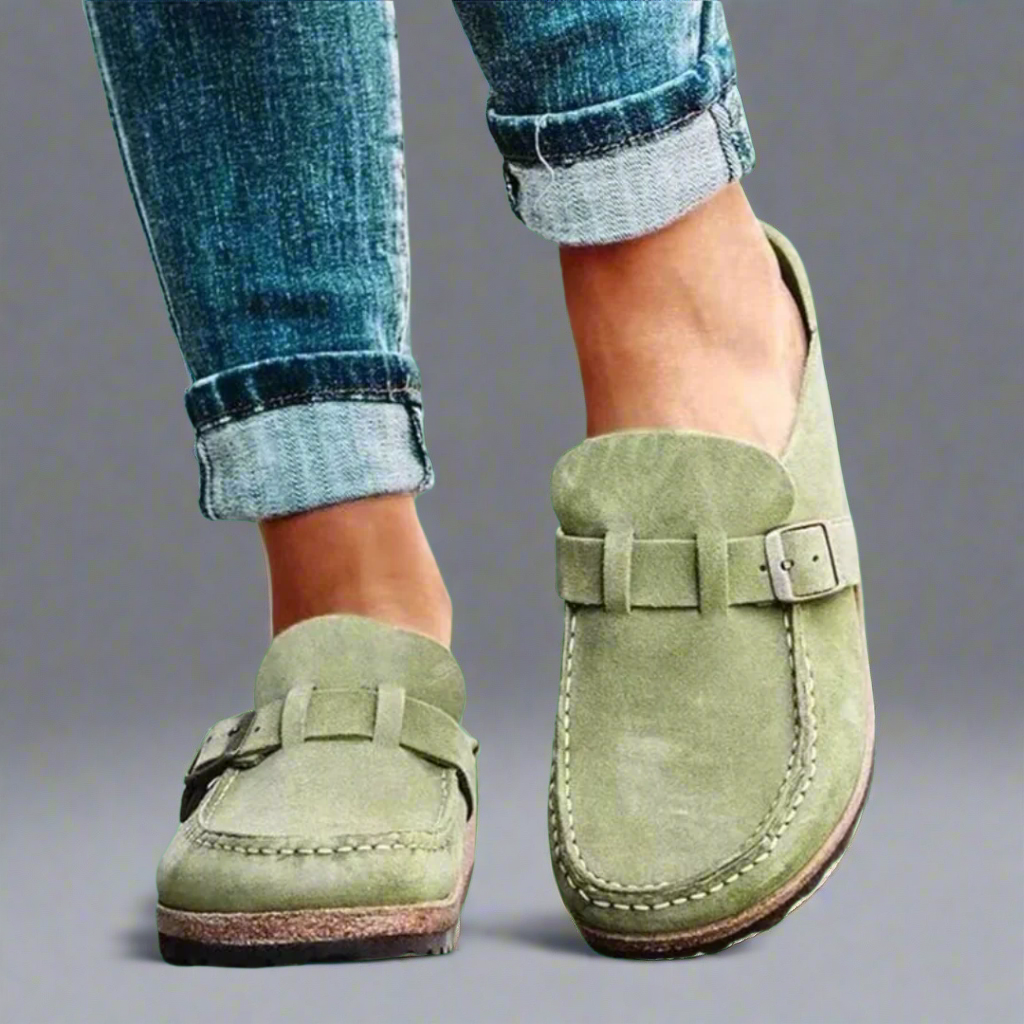 Bequeme orthopädische Damensandale, die Stil und Komfort perfekt für jeden Sommertag vereint.