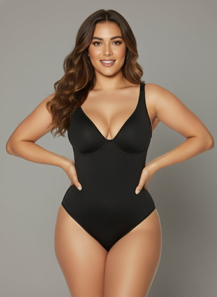 Rückenansicht des nahtlosen Bodysuits, der den Rücken glättet