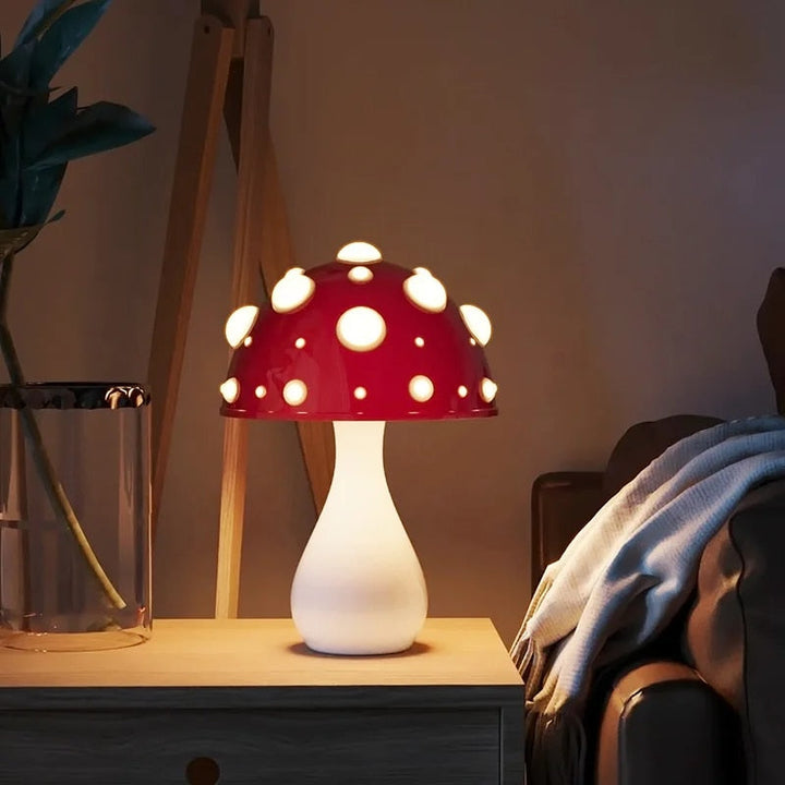 Kabellose LED-Tischleuchte im Amanita-Pilz-Design