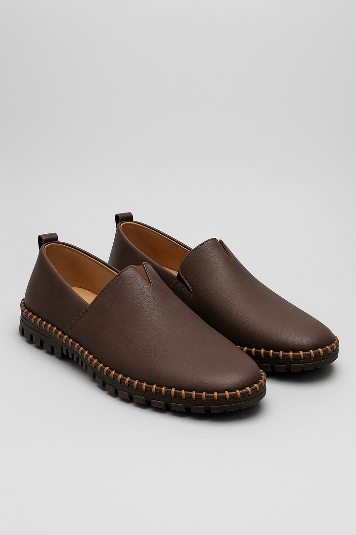 Braune Herren Slipper: Elegante Business Slip-On Schuhe für Herren, klassisch & bequem.