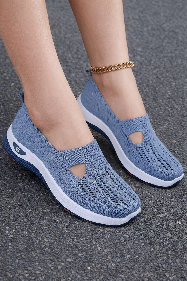 Detailansicht: Atmungsaktives Material des bequemen Damen Slip-On Sneakers für optimalen Komfort.
