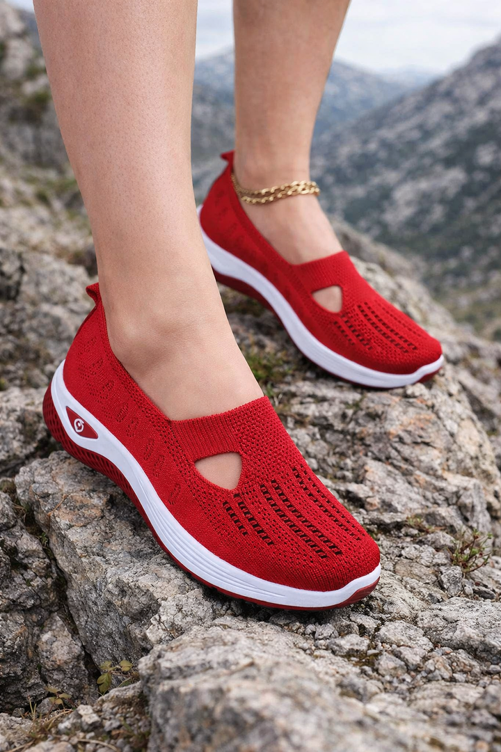 Seitliche Ansicht: Damen Slip-On Sneaker, atmungsaktiv, bequem & stylisch für jede Gelegenheit.