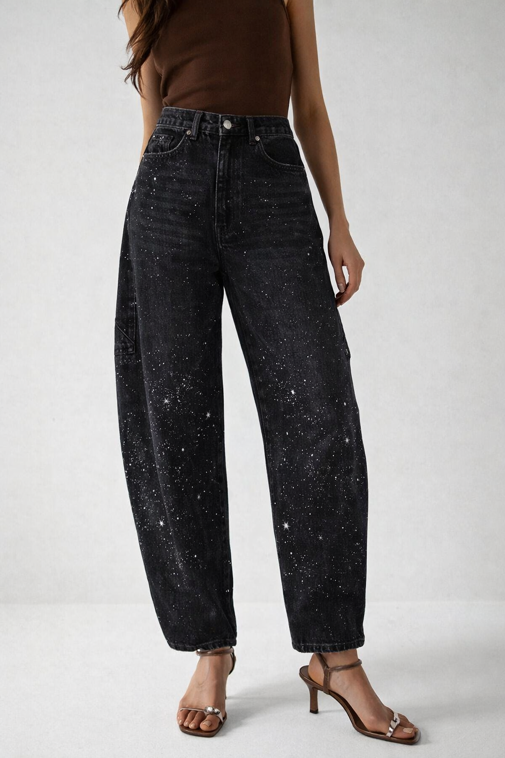 Damen Balloon Fit Jeans in Trend-Optik mit praktischen Carpenter-Details und hoher Taille