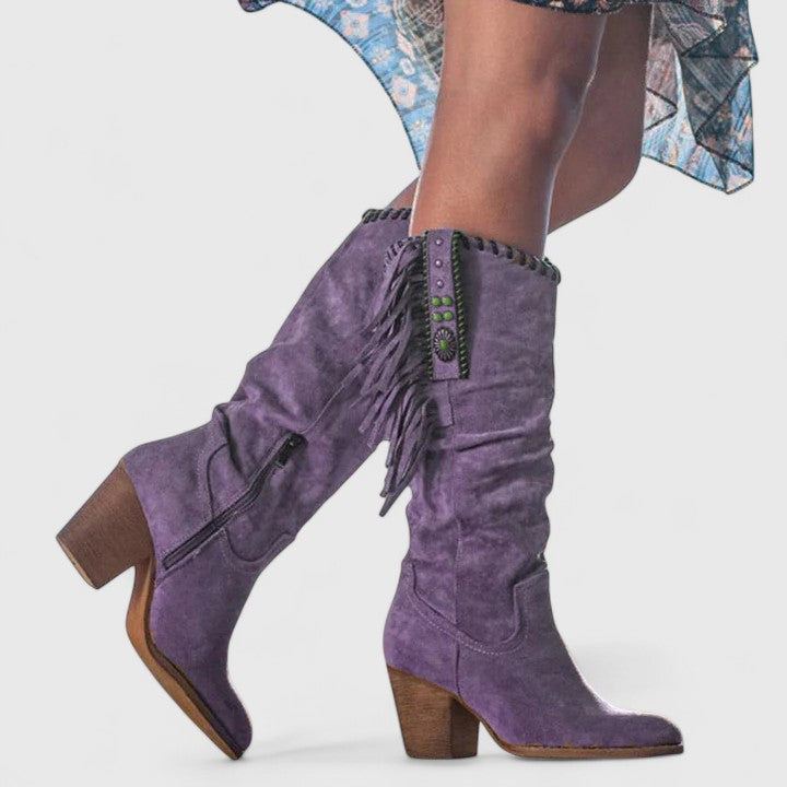 Robuste Vintage Winterstiefel für Damen. Modische Schnür- und Reißverschlussstiefel, rutschfest und stilvoll.