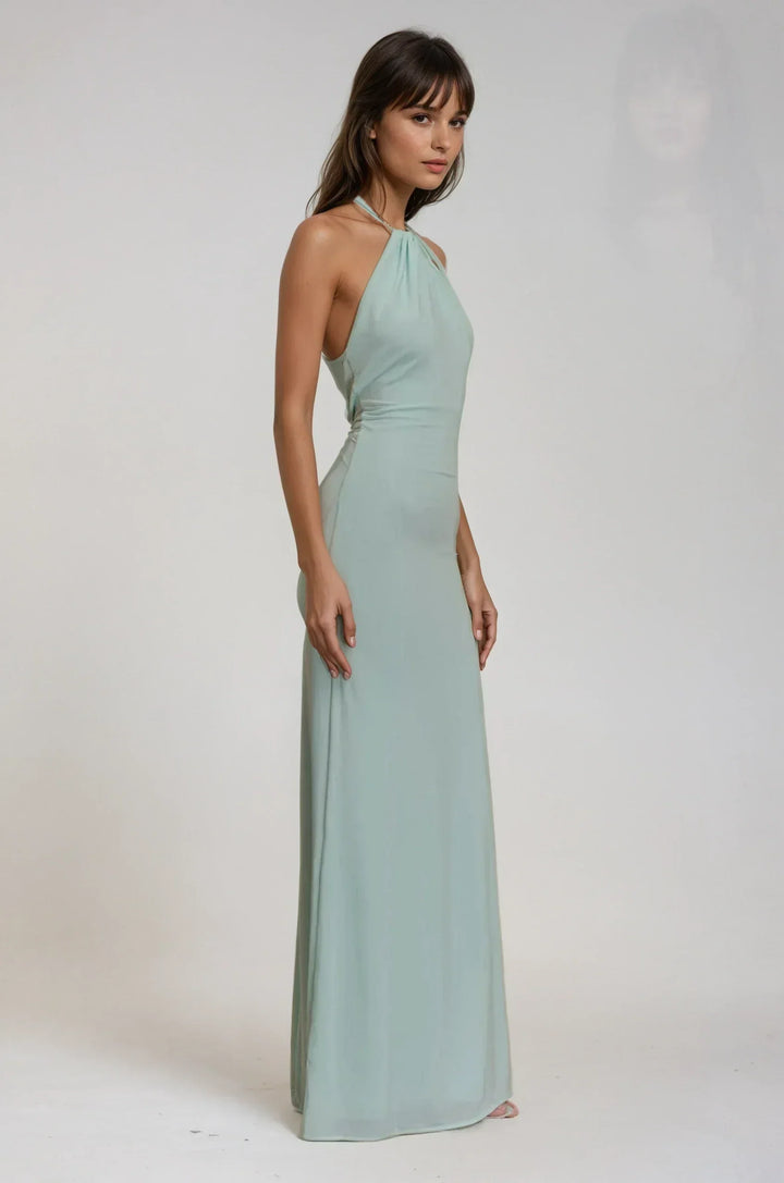 Leichtes Damen Maxikleid mit Neckholder, ideal als Strandkleid oder elegantes Partykleid für warme Tage.