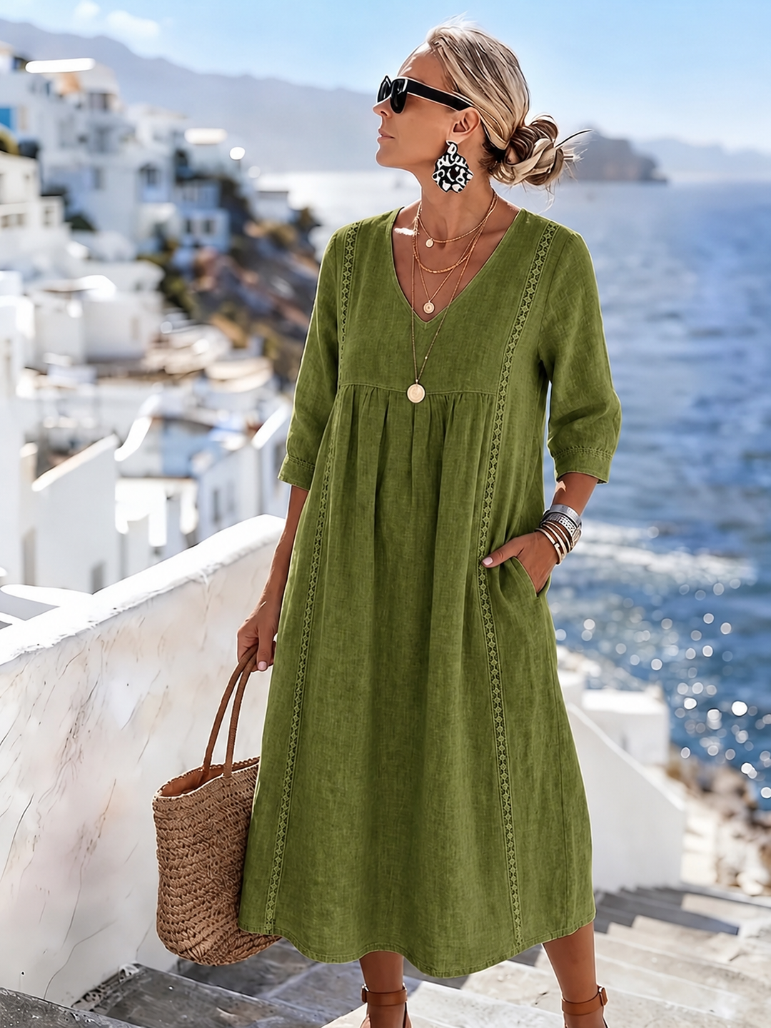 Detailaufnahme des Patchwork Spitzenkleids für Damen, feine florale Muster