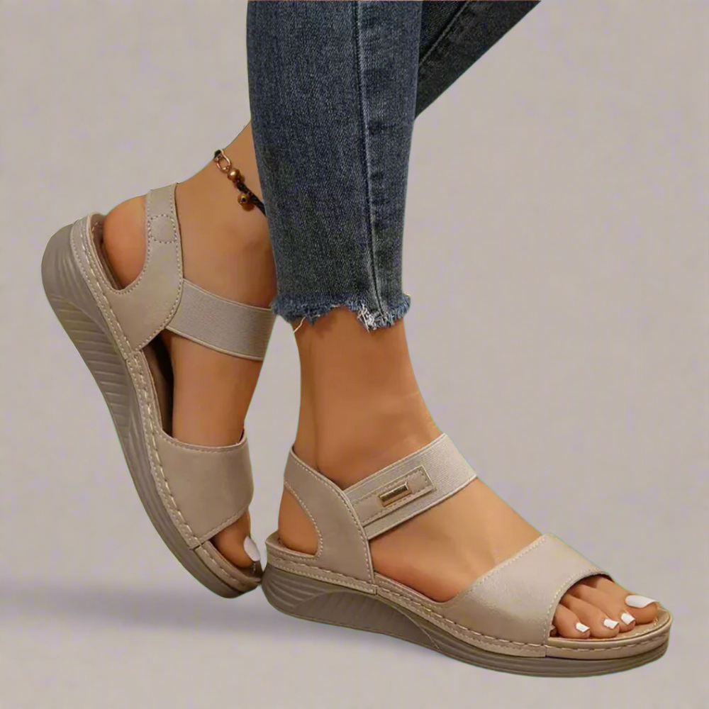 Elegante Damen Sandalen in Schwarz, orthopädisch & stilvoll, perfekt als Sommerschuhe oder Freizeitsandalen.