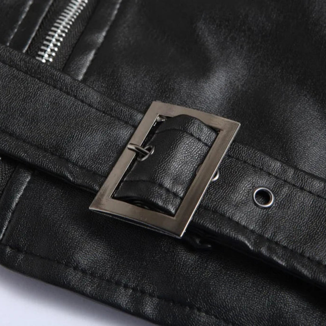 Stilvolle taillierte Herrenjacke mit Reißverschlüssen und markantem Gürtel