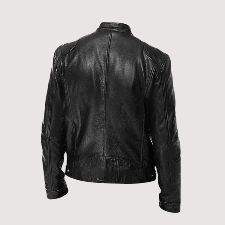 Detaillierter Stehkragen einer schwarzen Herrenjacke im eleganten Look