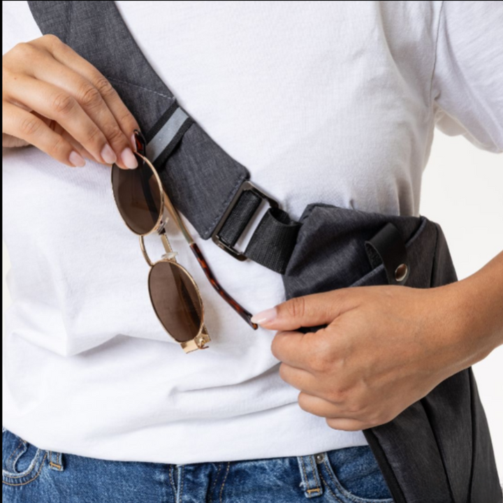 Frauen-Sicherheitstasche aus Nylon, leicht & komfortabel, mit Anti-Diebstahl-Merkmalen.