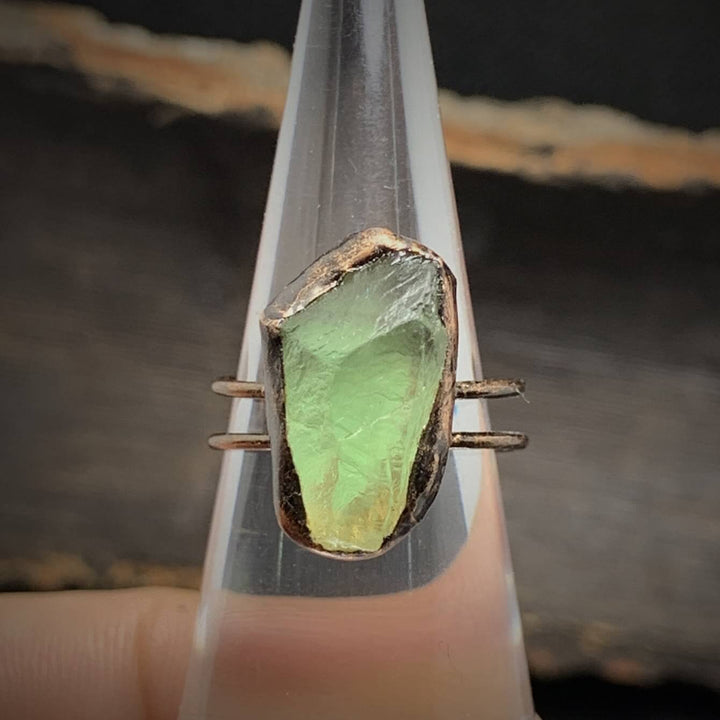 Rohstein-Geburtsring: Unikat-Schmuck