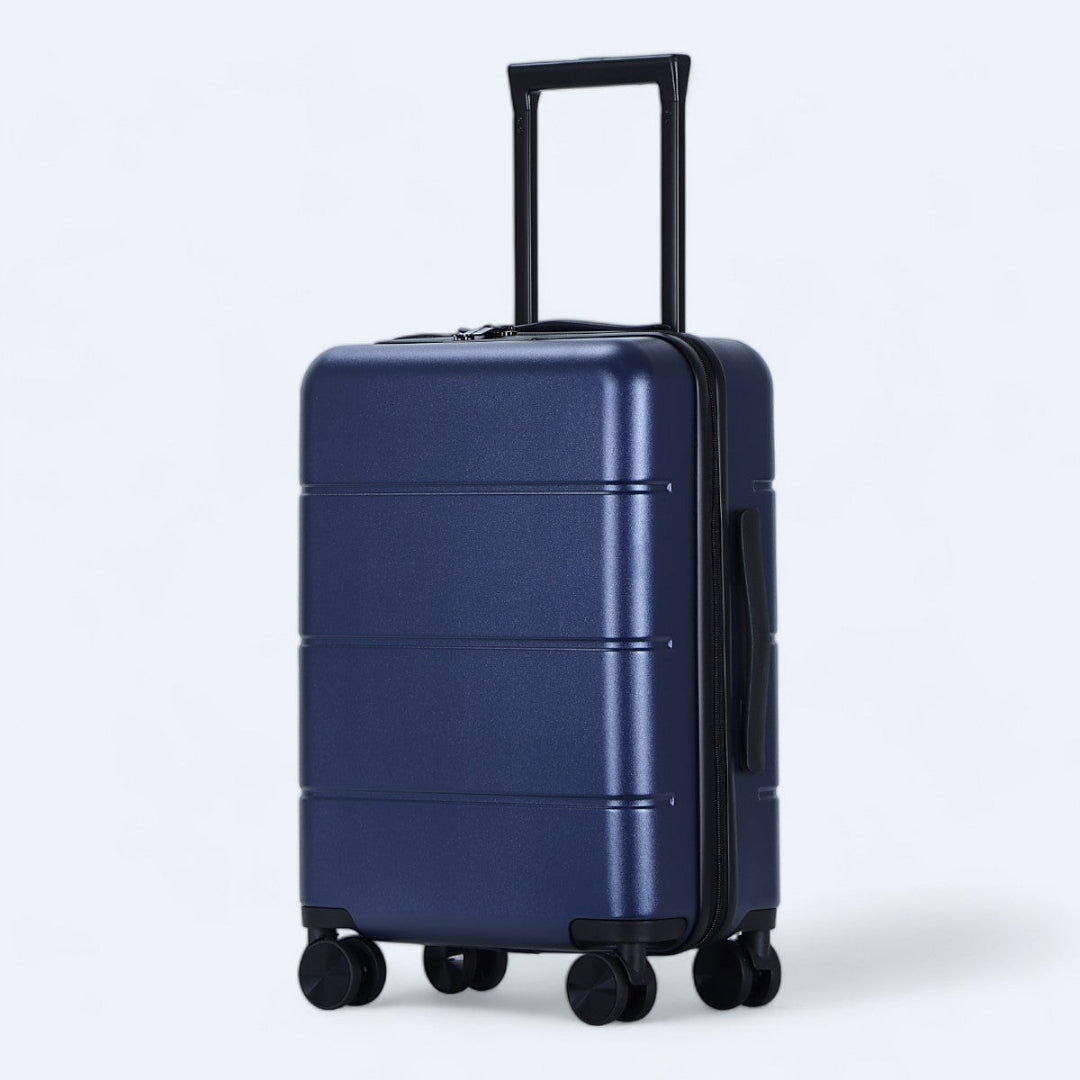 Drei Hartschalen-Reisekoffer, nebeneinander stehend, präsentieren das komplette Set.