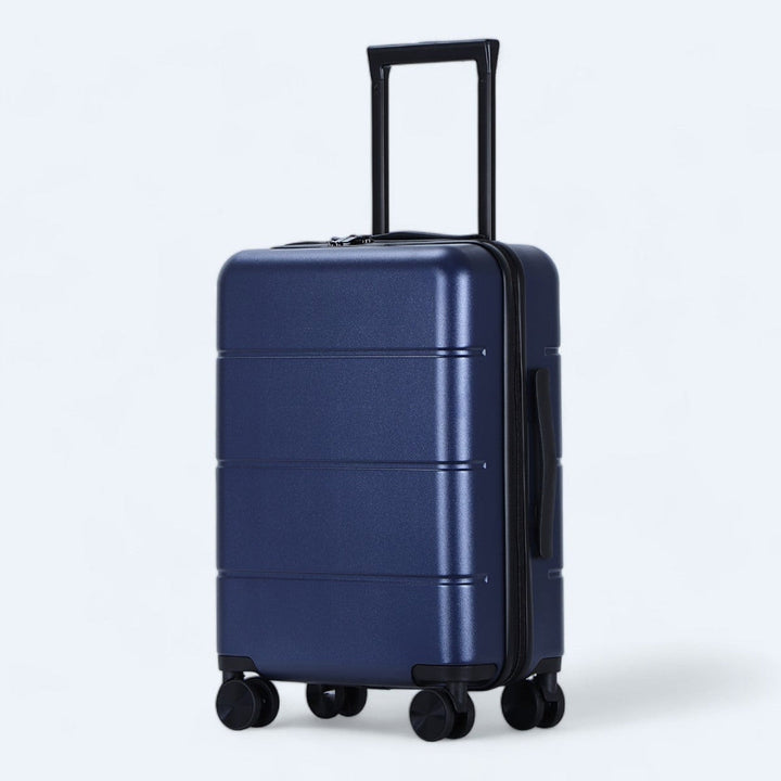 Drei Hartschalen-Reisekoffer, nebeneinander stehend, präsentieren das komplette Set.