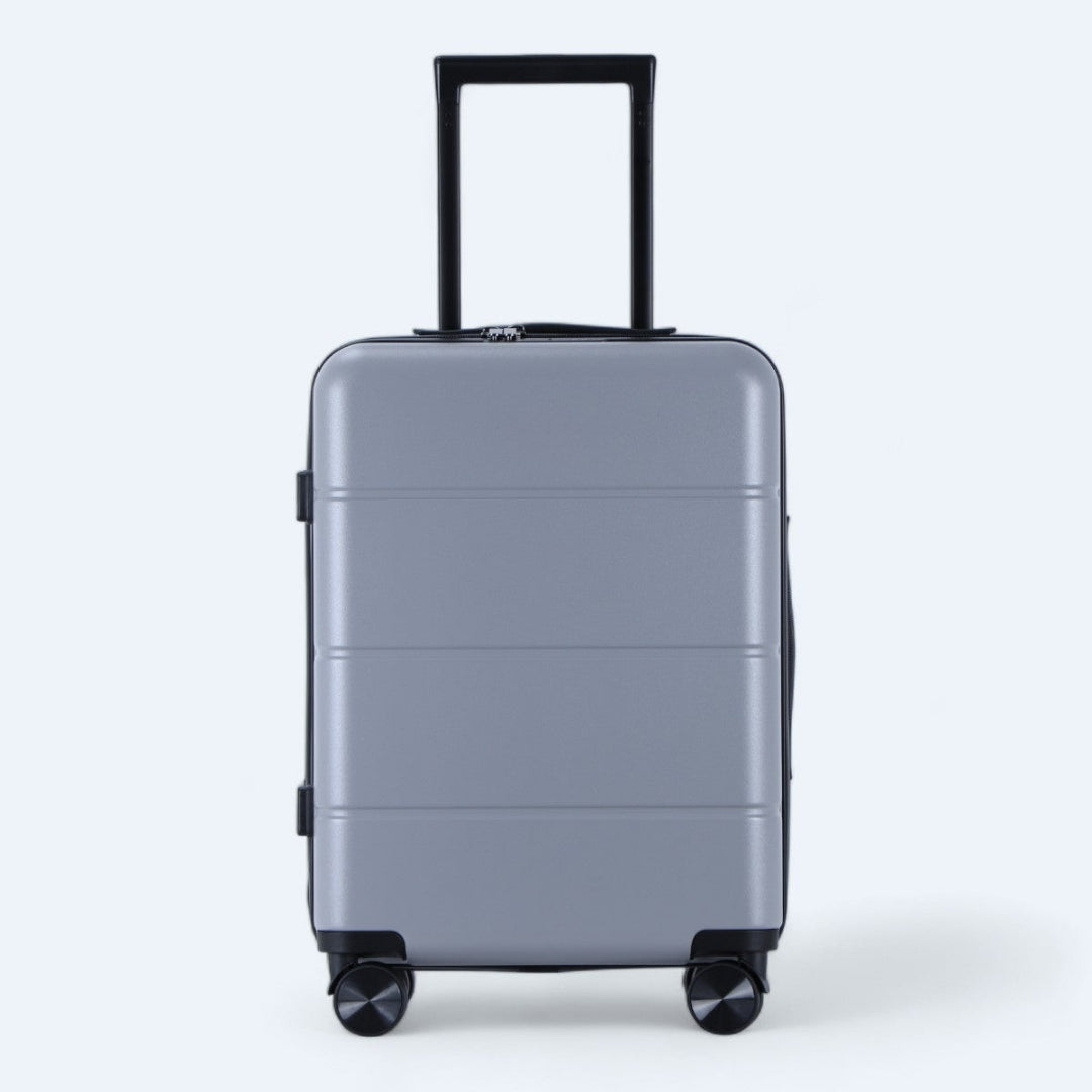 Großer Hartschalen-Trolley in Schwarz, bereit für das Abenteuer, robust und geräumig.