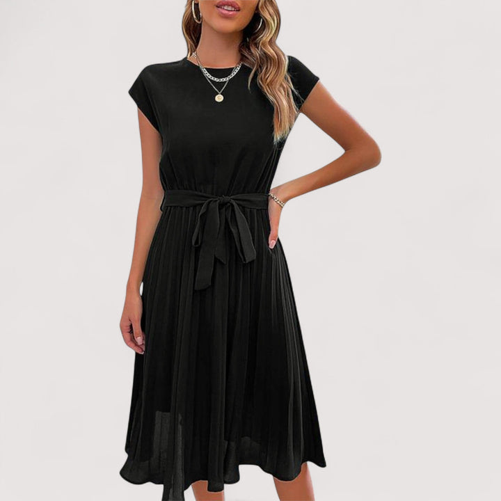 Elegantes Damenkleid in Schwarz als luftiges Sommerkleid für stilvolle Outfits