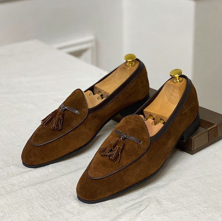 Caffee-braune Herren Loafer mit Quasten im eleganten Design