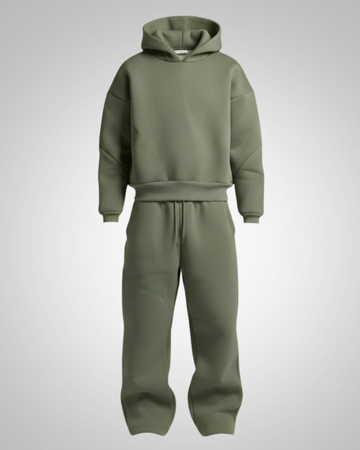 Stylischer Herren Oversized Hoodie aus dem bequemen Trainingsanzug Set. Perfekt für Sportswear & Freizeitlook.