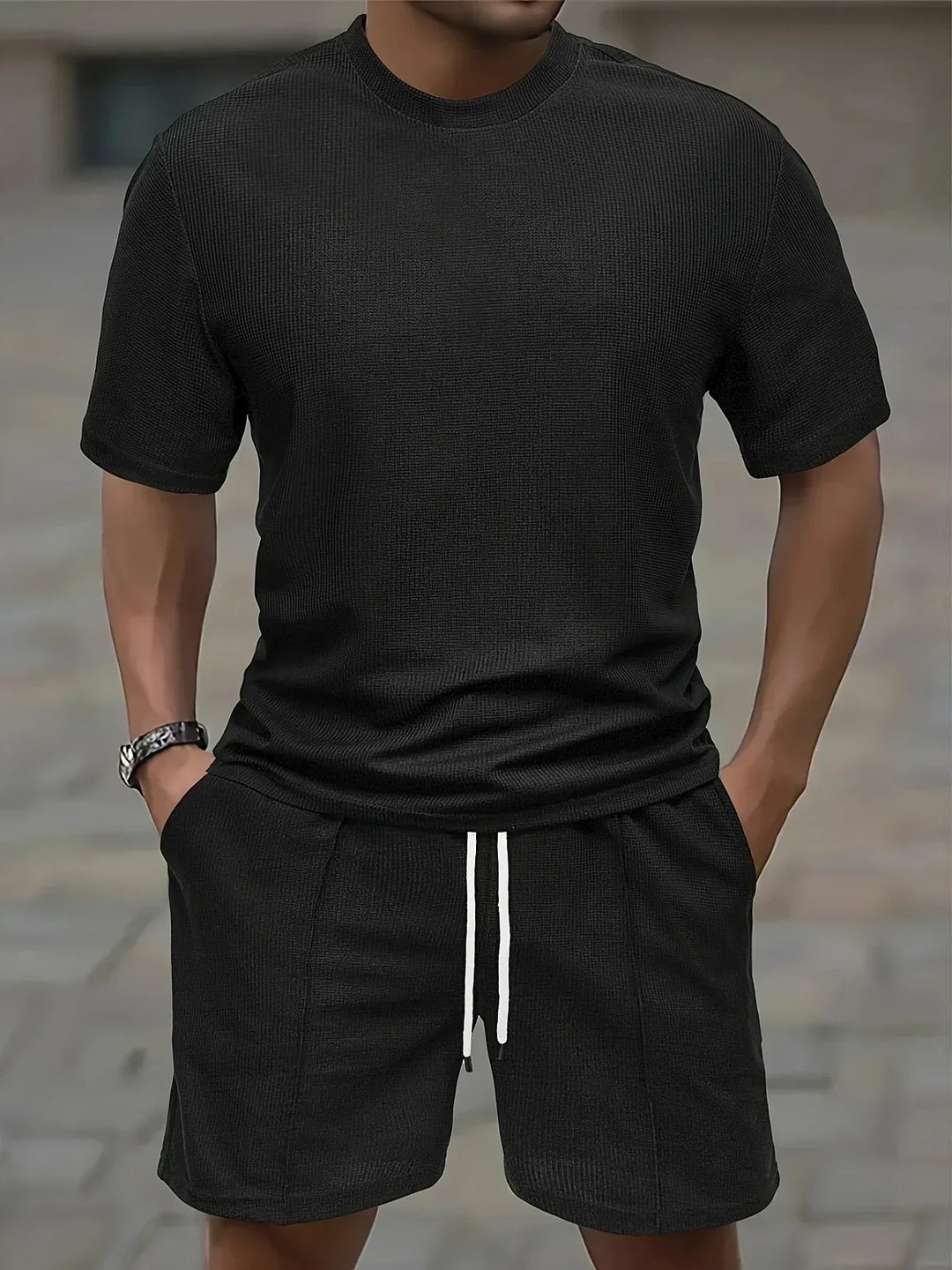 Herren Sportset in Schwarz aus Waffelstrick mit T-Shirt und Shorts