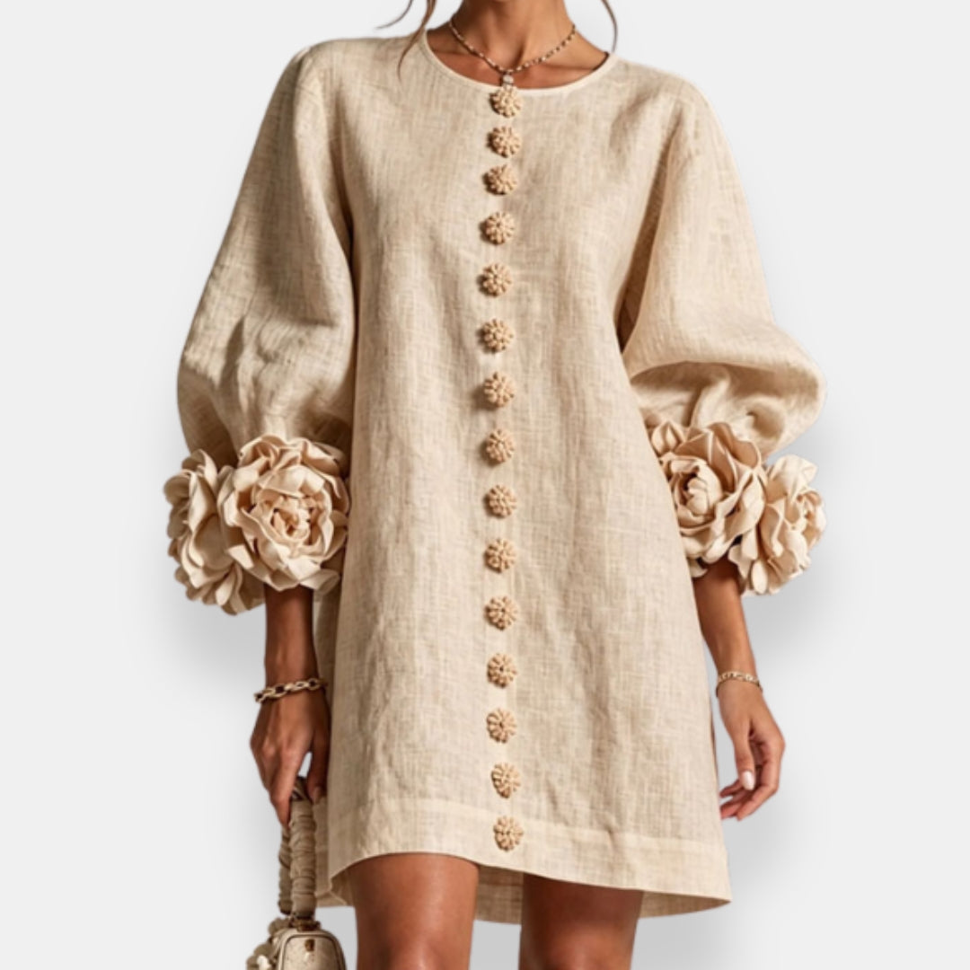 Stilvolles Sommerkleid mit floralem Relief für festliche Anlässe