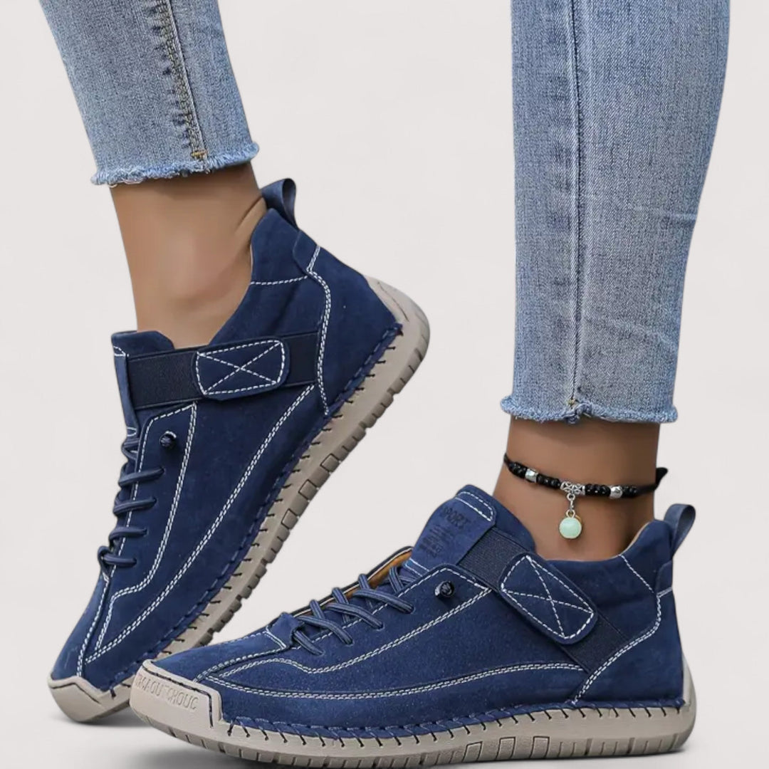 Nahaufnahme der atmungsaktiven Oberfläche des Damen Sneakers, die ein angenehmes Fußklima gewährleistet.